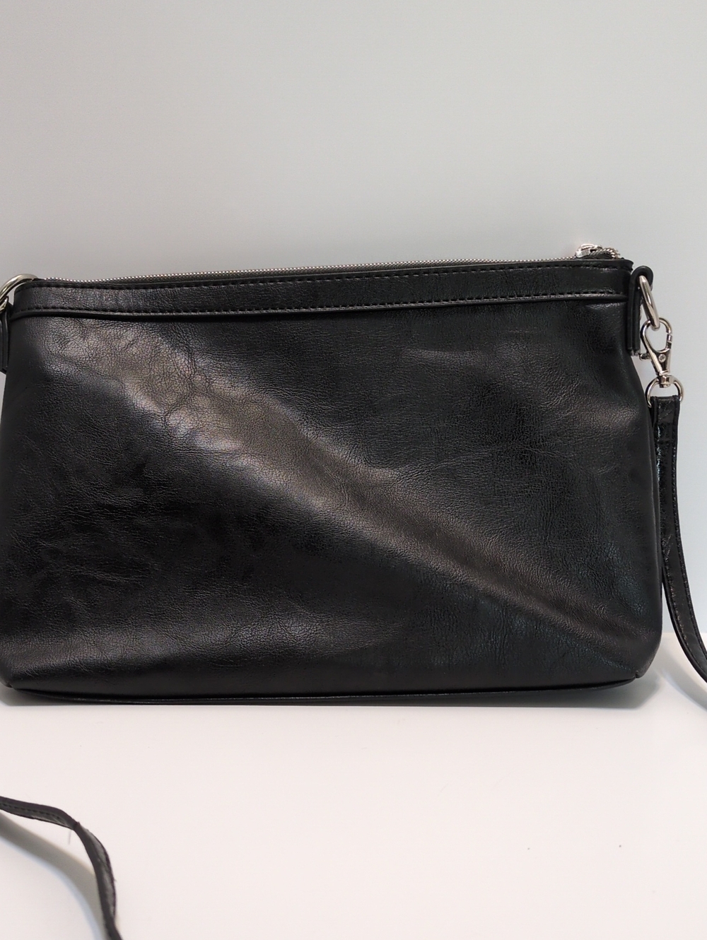 Relic Black Faux Leather Multi Zip Pocket Organizer Crossbody Bag Purse - Picture 3 of 11